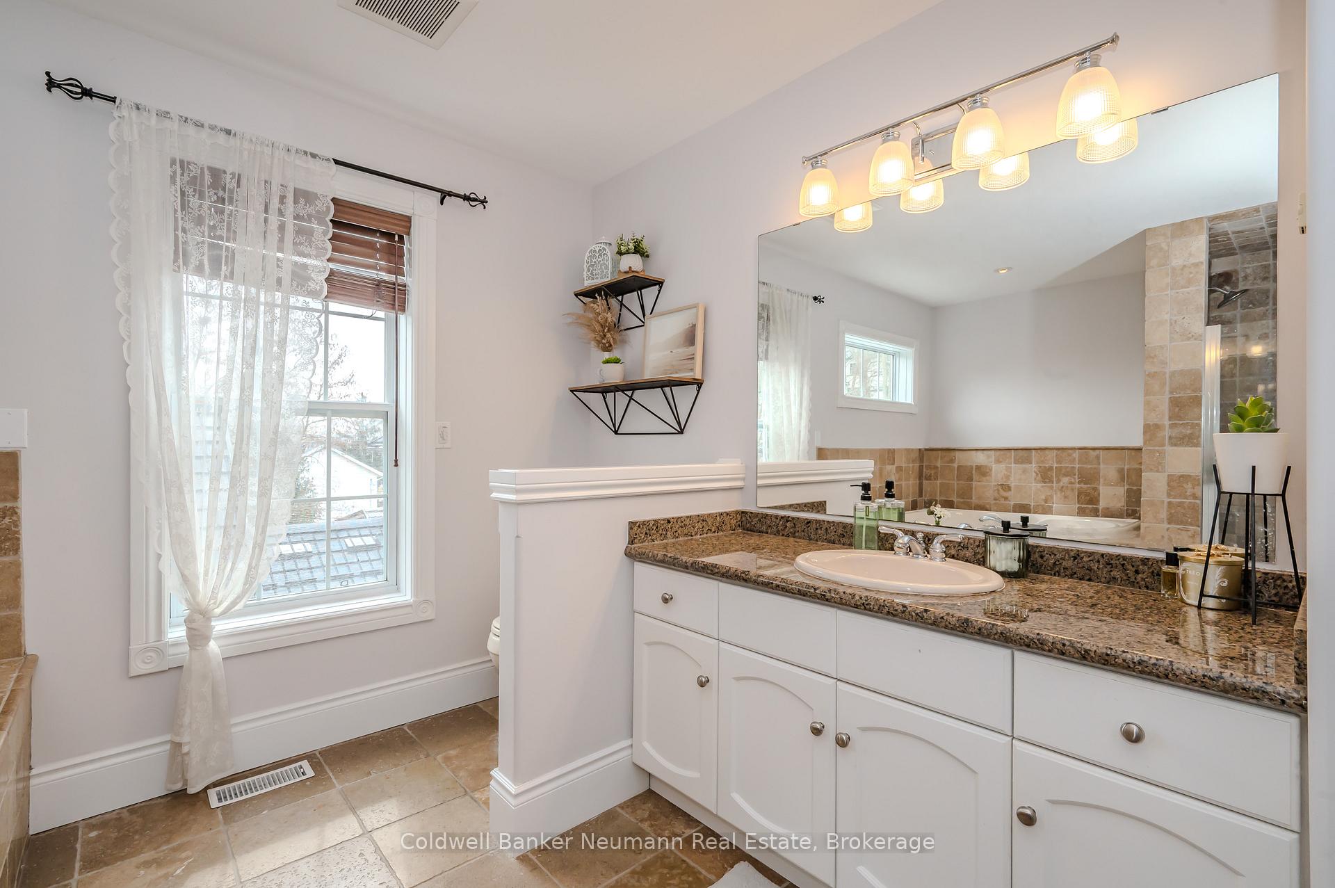 Photo 32 of 71 King Street, Guelph, St. George's — HOMEH