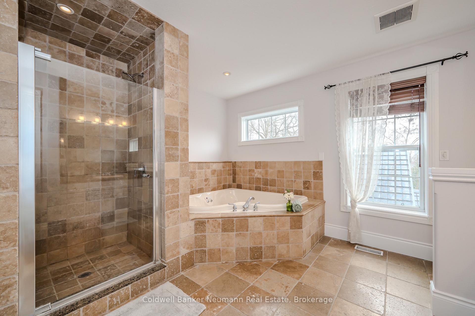 Photo 33 of 71 King Street, Guelph, St. George's — HOMEH