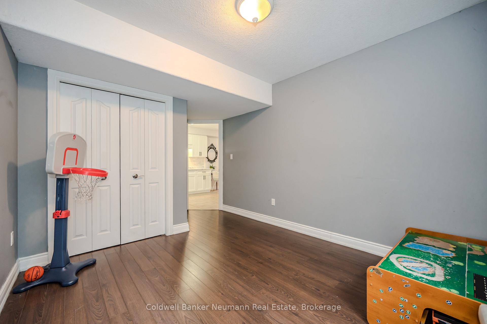 Photo 42 of 71 King Street, Guelph, St. George's — HOMEH