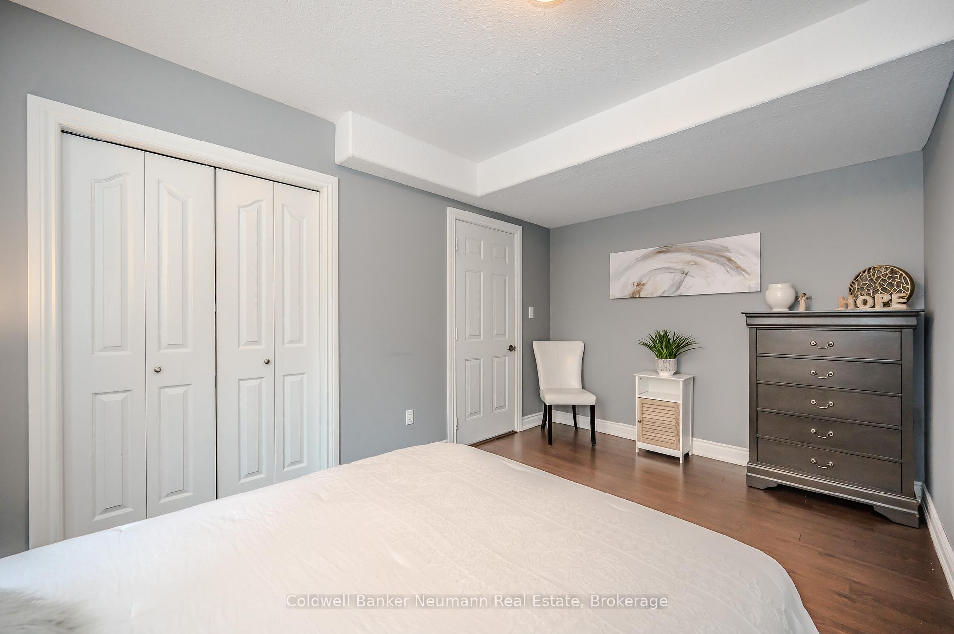 Photo 44 of 71 King Street, Guelph, St. George's — HOMEH