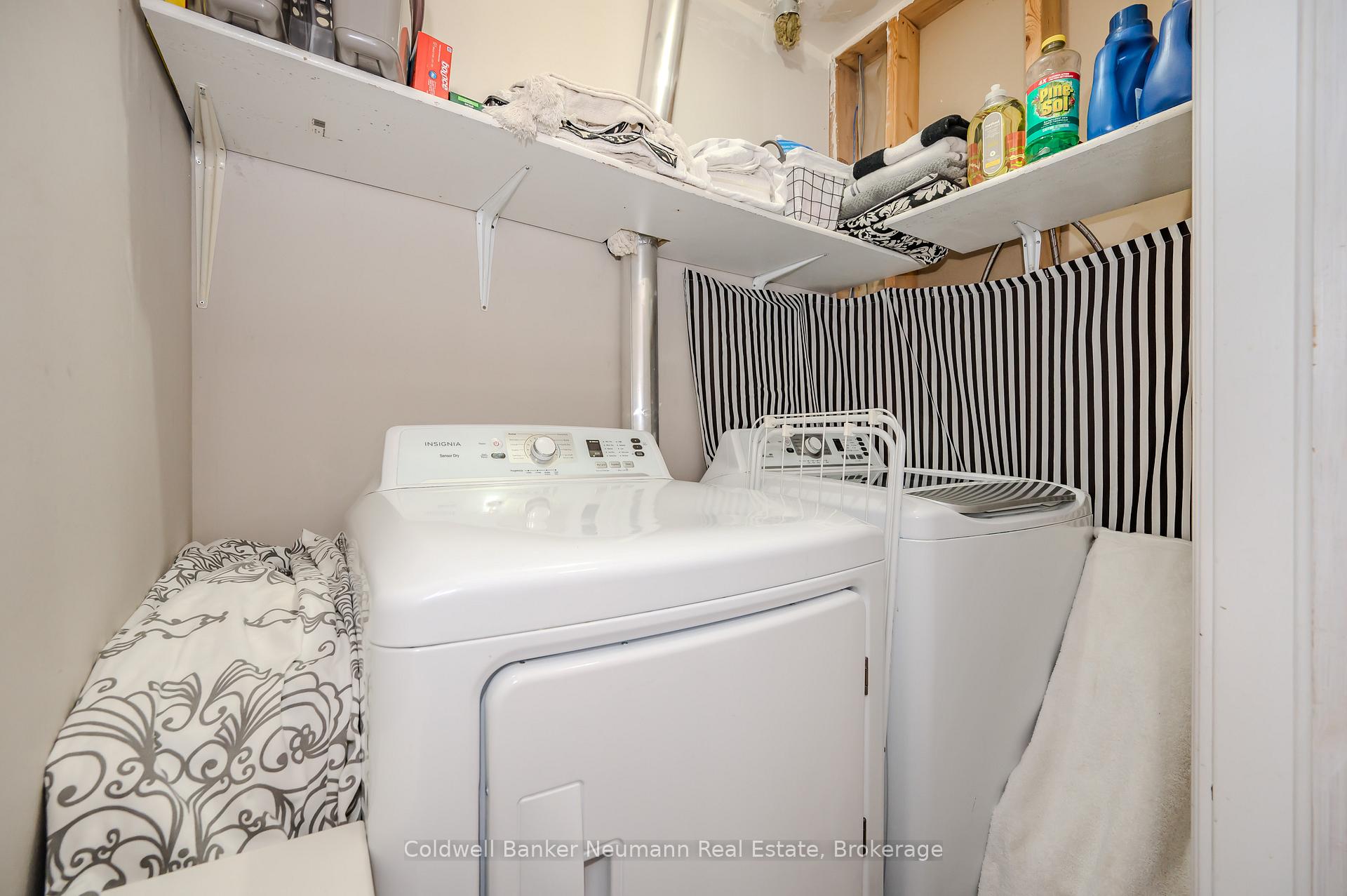 Photo 46 of 71 King Street, Guelph, St. George's — HOMEH