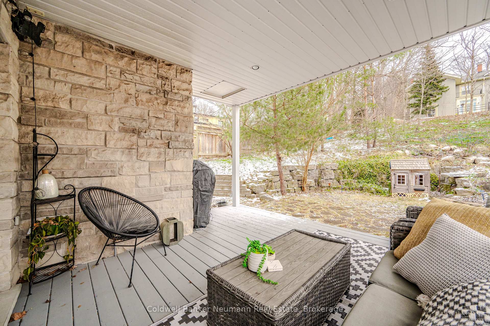 Photo 48 of 71 King Street, Guelph, St. George's — HOMEH