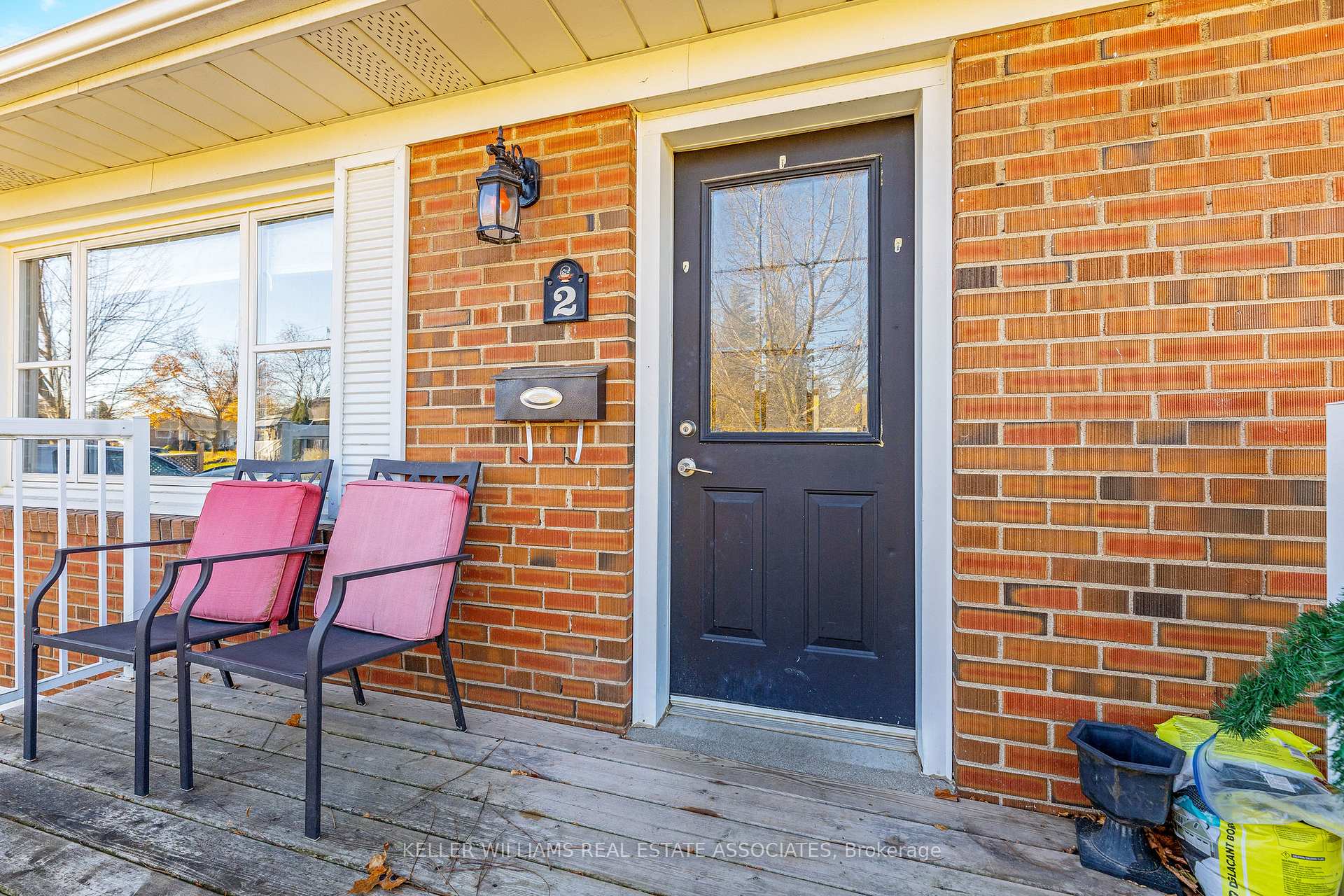 Photo 5 of 2 Gray Gate, Halton Hills, Georgetown — HOMEH