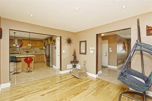 Photo 5 of Unit Upper, 6 Donomore Drive, Brampton, Northwest Brampton — HOMEH