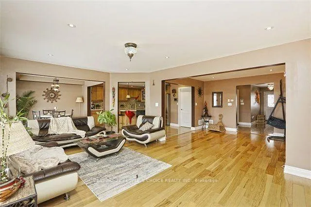 Photo 6 of Unit Upper, 6 Donomore Drive, Brampton, Northwest Brampton — HOMEH