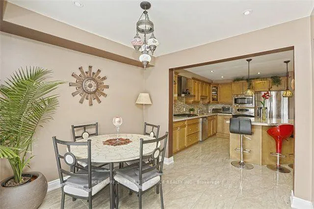 Photo 7 of Unit Upper, 6 Donomore Drive, Brampton, Northwest Brampton — HOMEH
