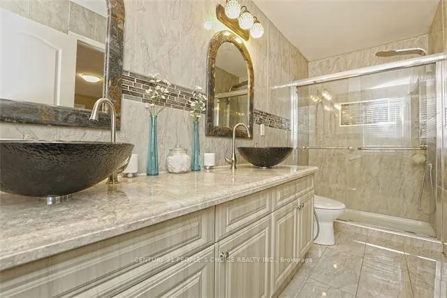 Photo 12 of Unit Upper, 6 Donomore Drive, Brampton, Northwest Brampton — HOMEH