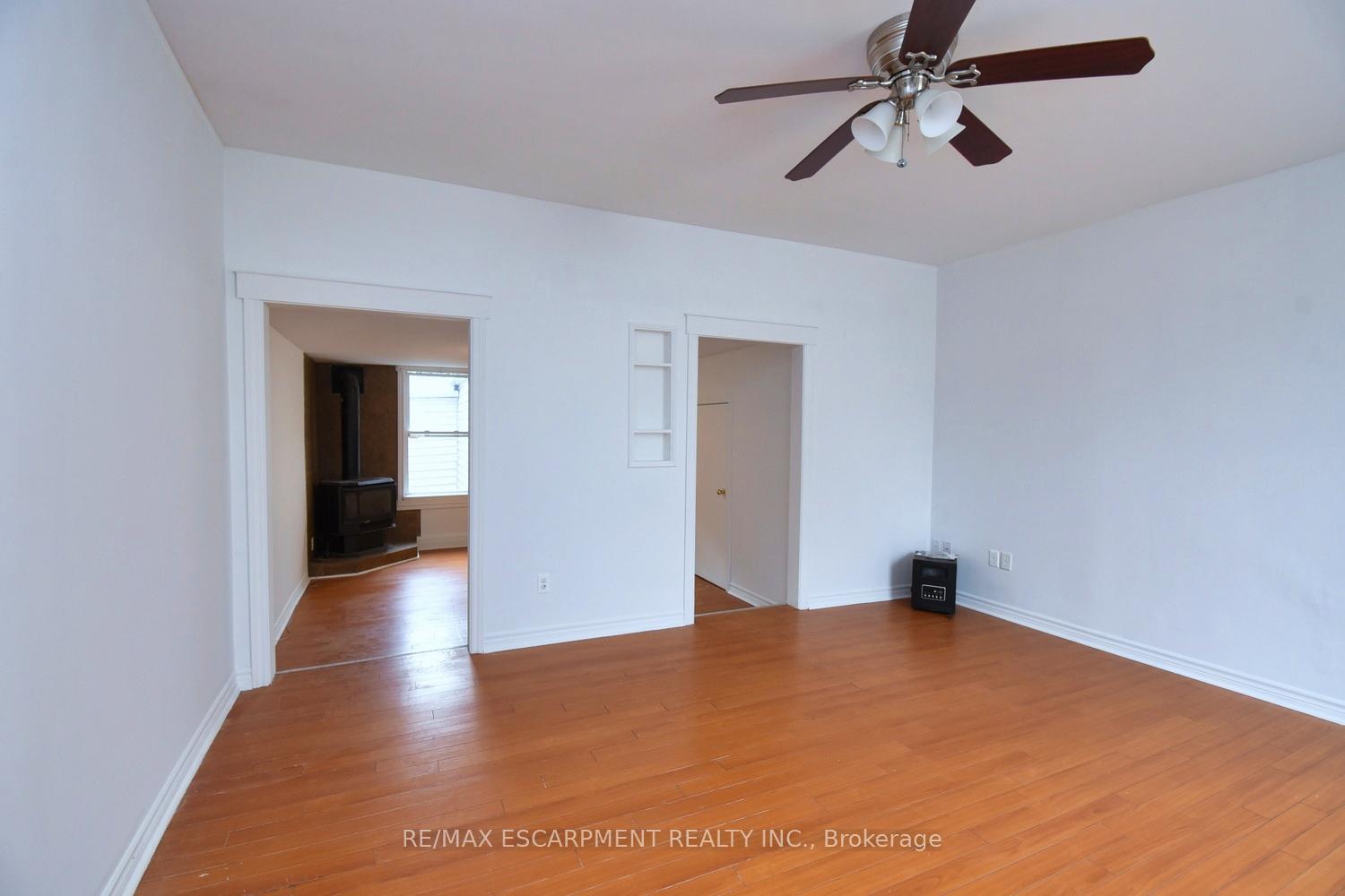 Photo 3 of 122 Evans Street, Hamilton, Landsdale — HOMEH