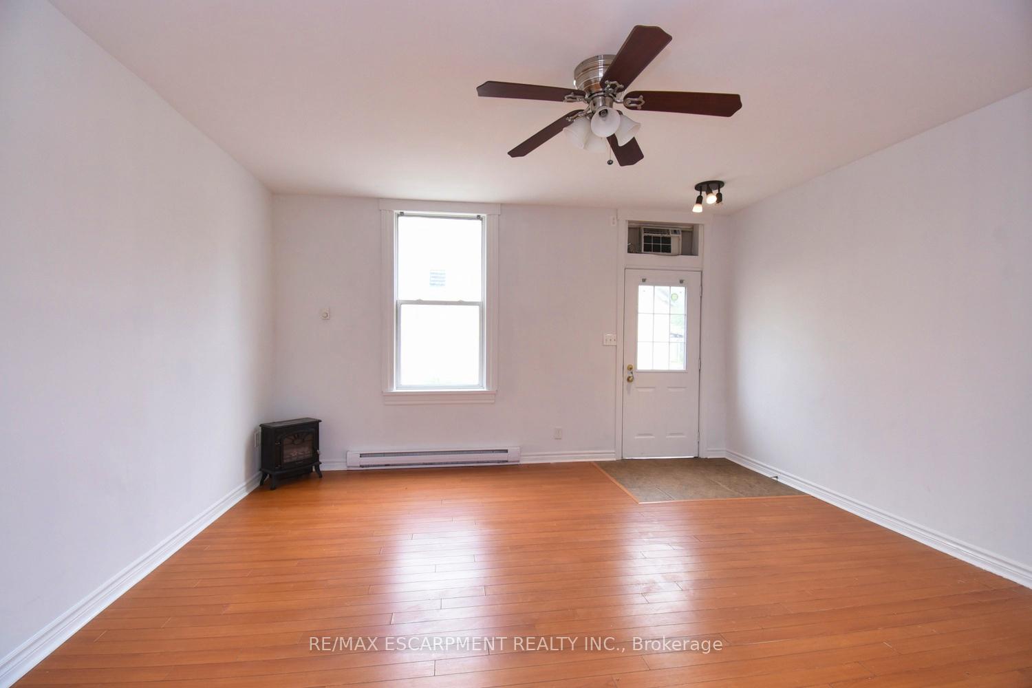 Photo 4 of 122 Evans Street, Hamilton, Landsdale — HOMEH