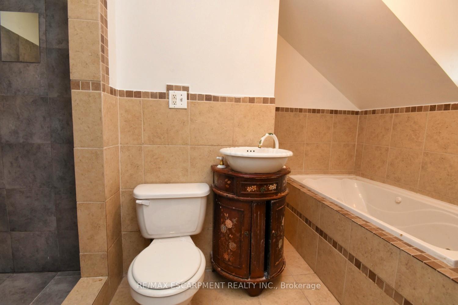 Photo 23 of 122 Evans Street, Hamilton, Landsdale — HOMEH