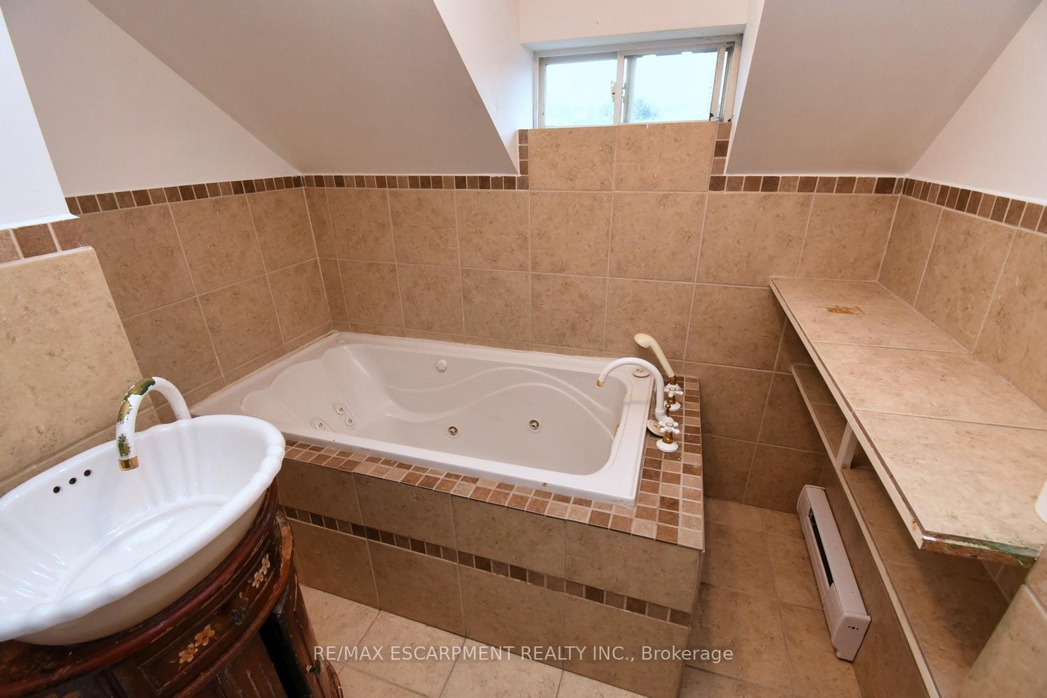Photo 25 of 122 Evans Street, Hamilton, Landsdale — HOMEH