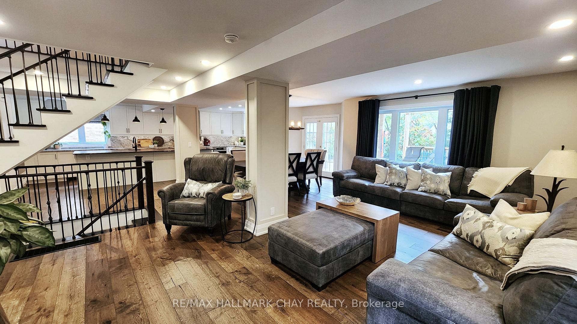 Photo 7 of 57 Chartwell Crescent, Georgina, Keswick North — HOMEH