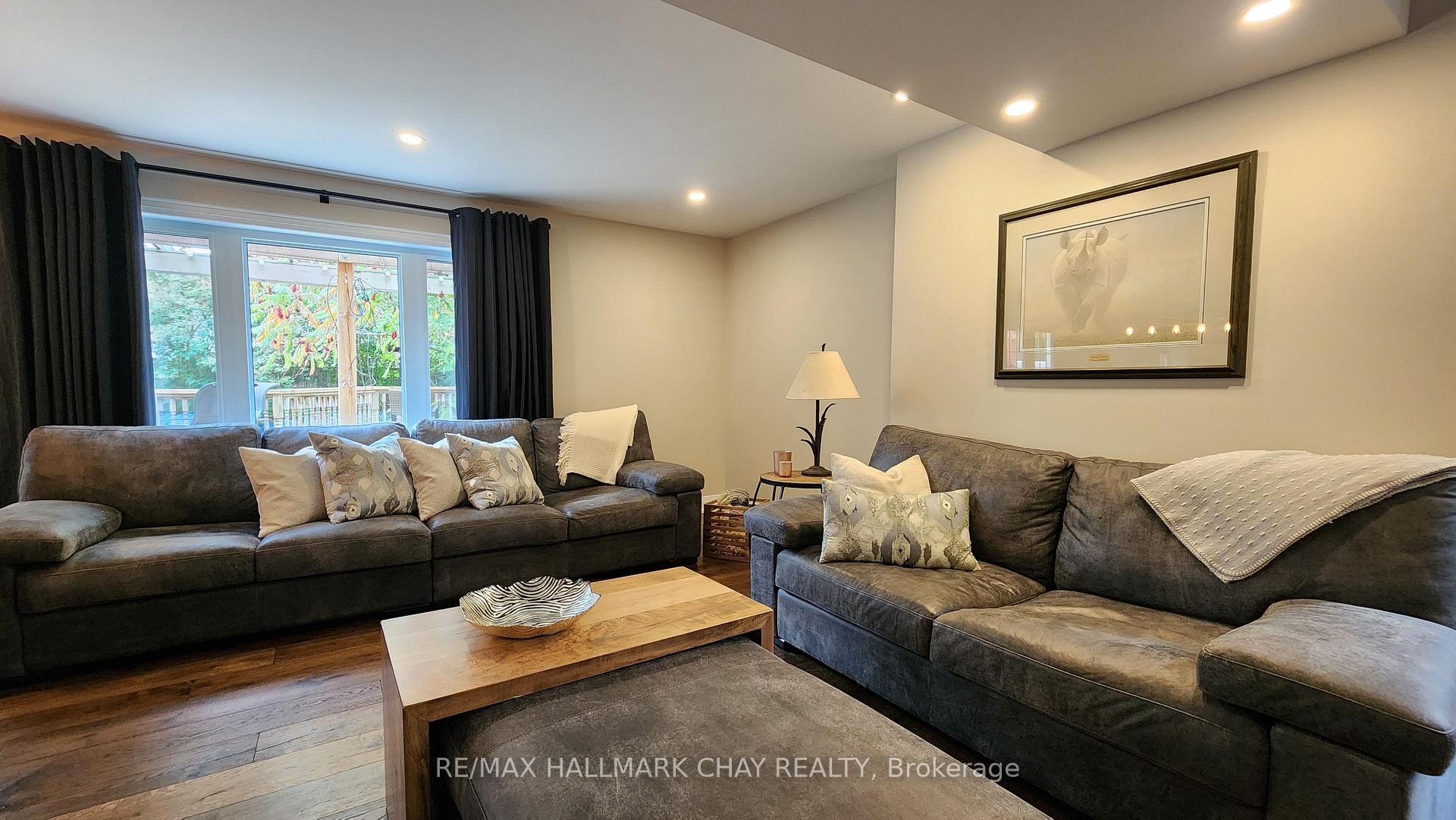 Photo 9 of 57 Chartwell Crescent, Georgina, Keswick North — HOMEH