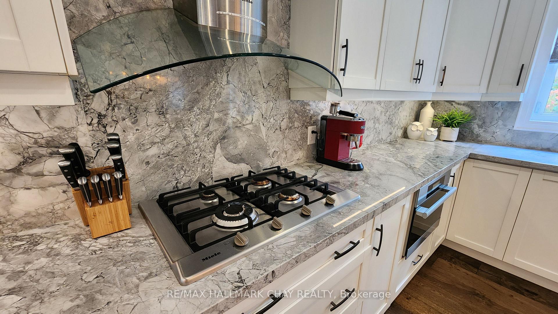 Photo 14 of 57 Chartwell Crescent, Georgina, Keswick North — HOMEH