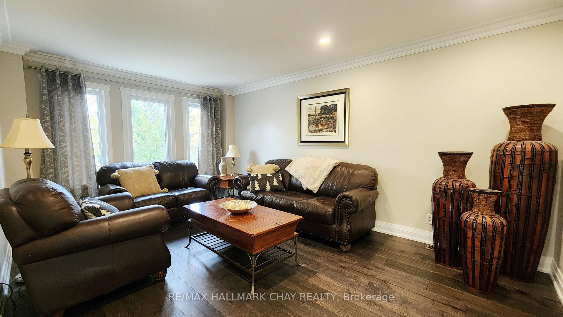 Photo 16 of 57 Chartwell Crescent, Georgina, Keswick North — HOMEH