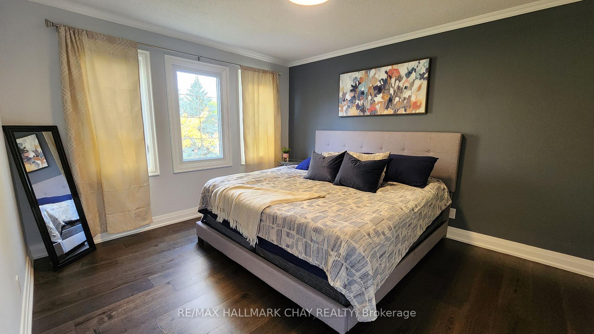 Photo 21 of 57 Chartwell Crescent, Georgina, Keswick North — HOMEH
