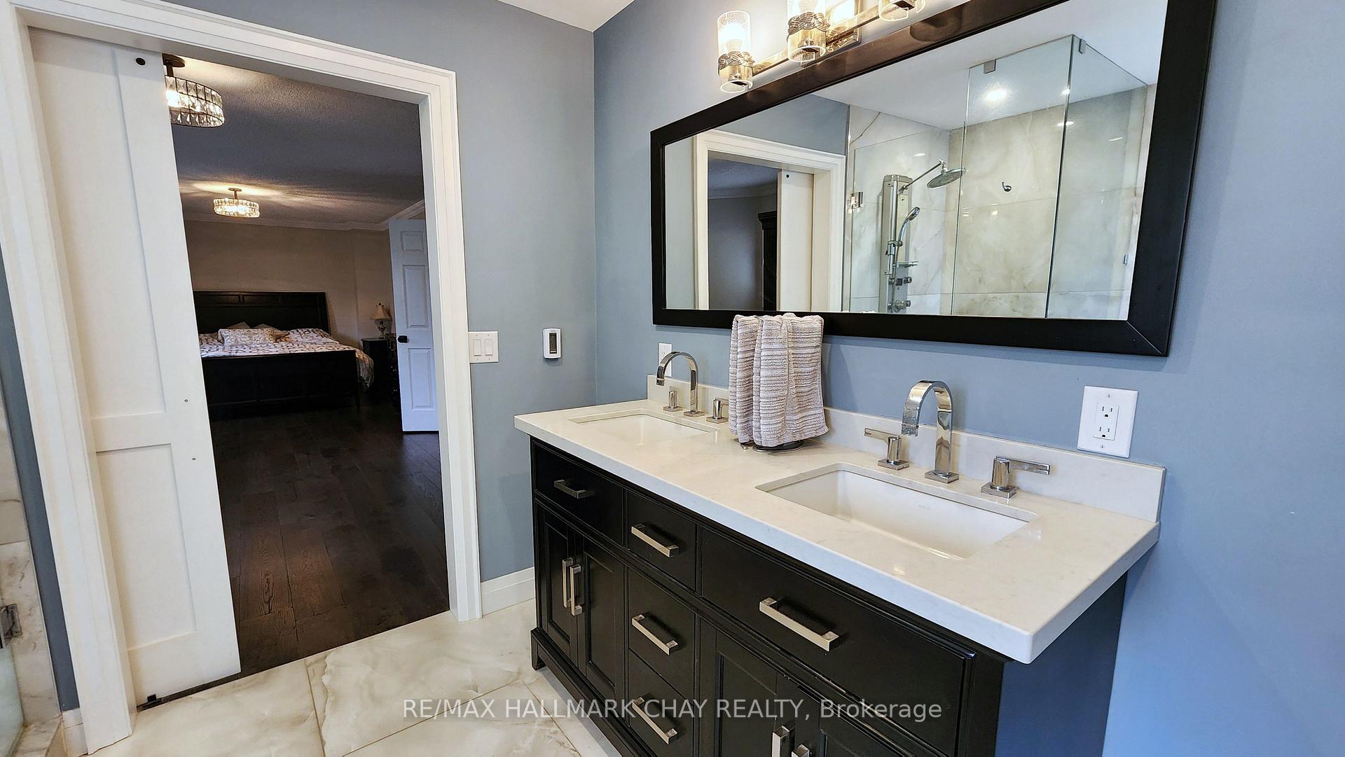Photo 26 of 57 Chartwell Crescent, Georgina, Keswick North — HOMEH