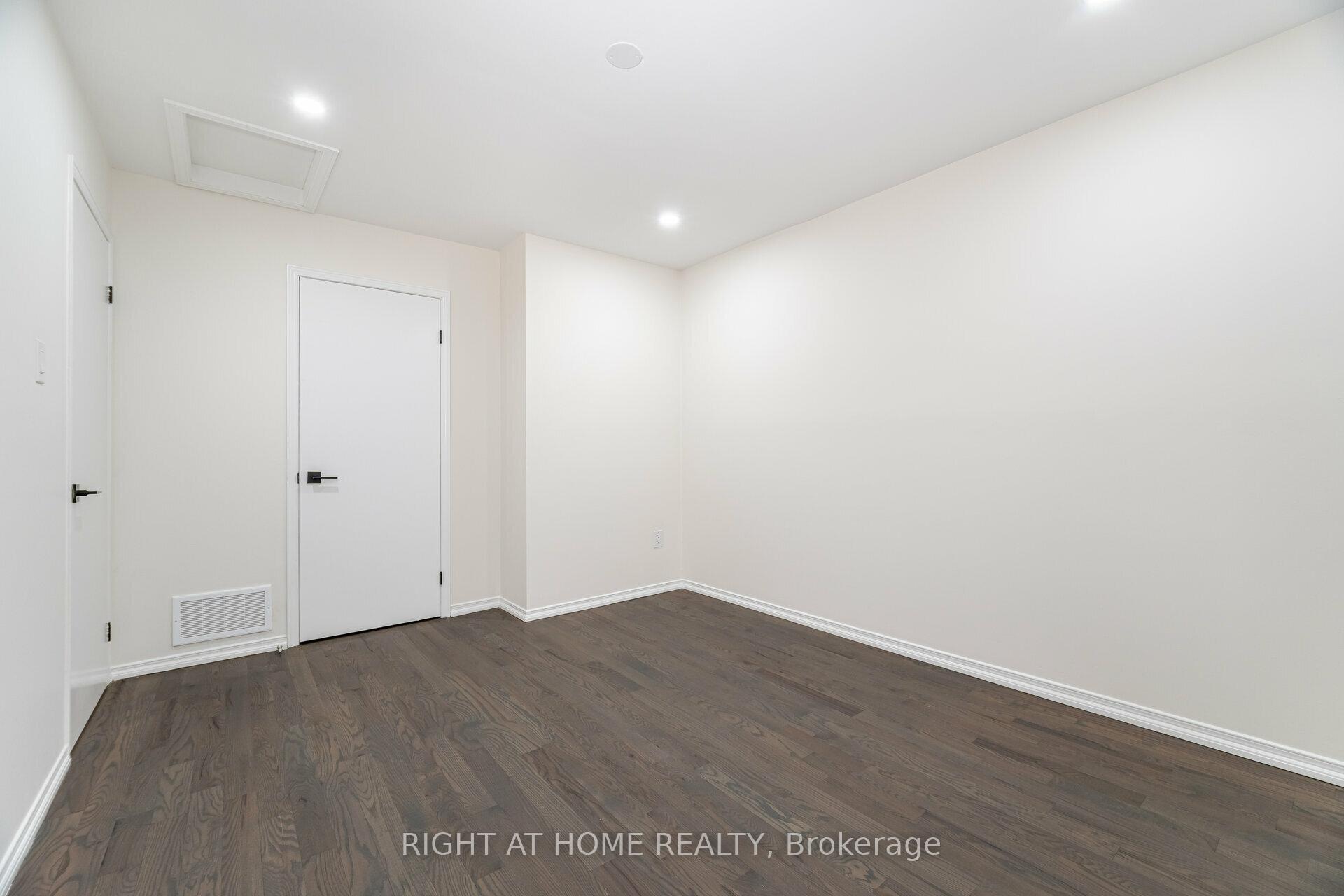Photo 15 of 2435 Stefi Trail, Oakville, River Oaks — HOMEH