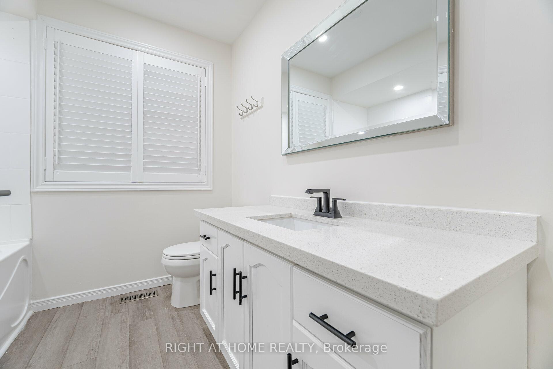 Photo 16 of 2435 Stefi Trail, Oakville, River Oaks — HOMEH