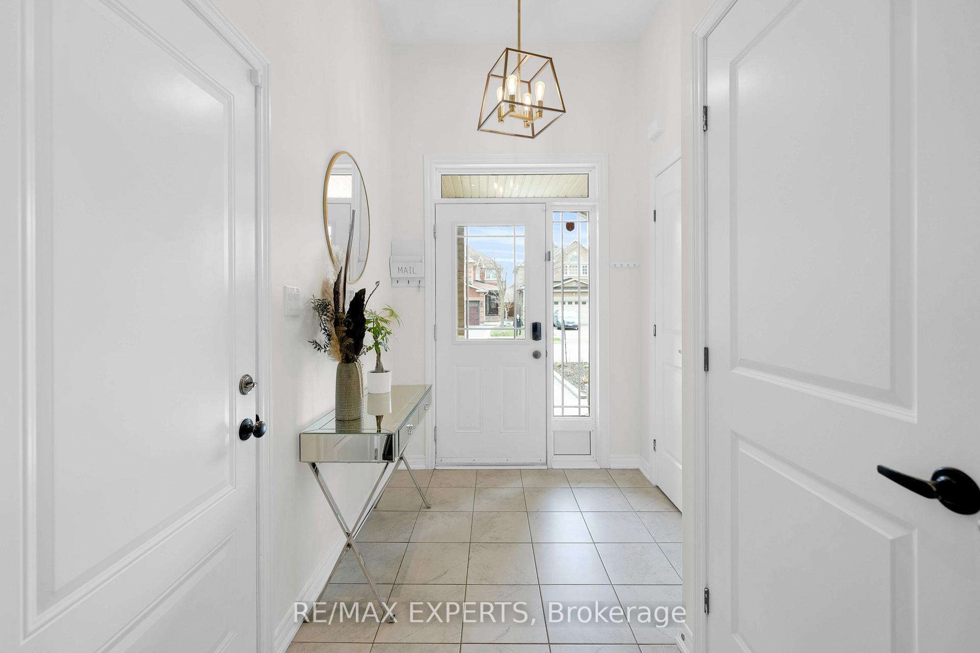 Photo 3 of 58 Humbershed Crescent, Caledon, Bolton West — HOMEH