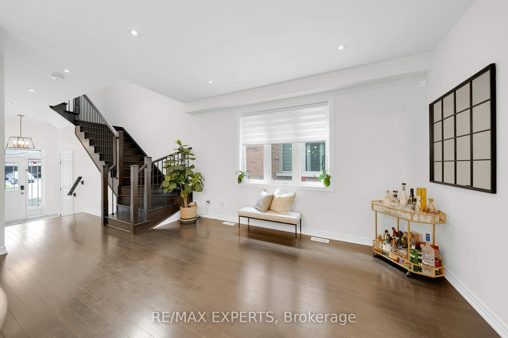 Photo 9 of 58 Humbershed Crescent, Caledon, Bolton West — HOMEH