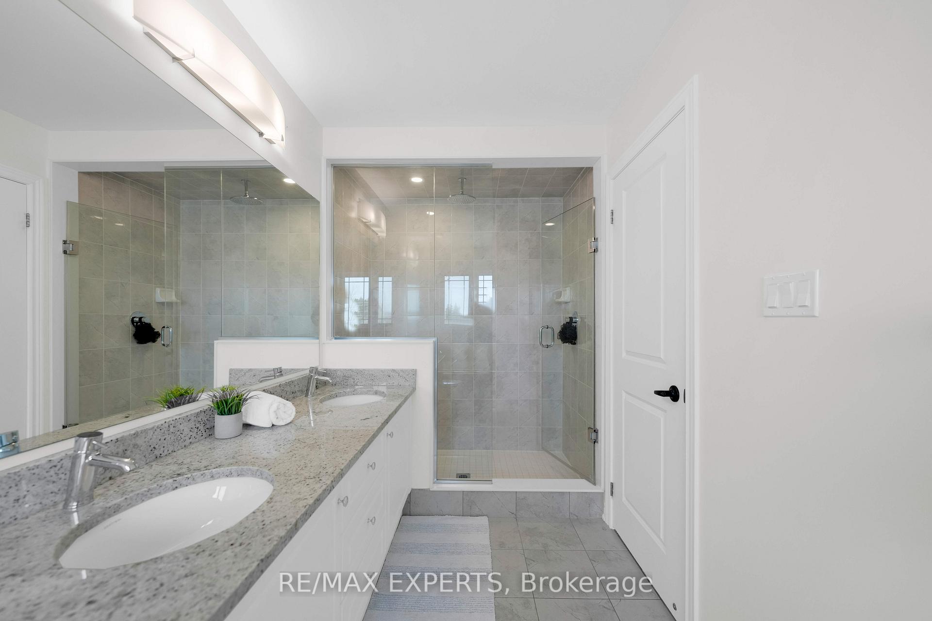 Photo 32 of 58 Humbershed Crescent, Caledon, Bolton West — HOMEH