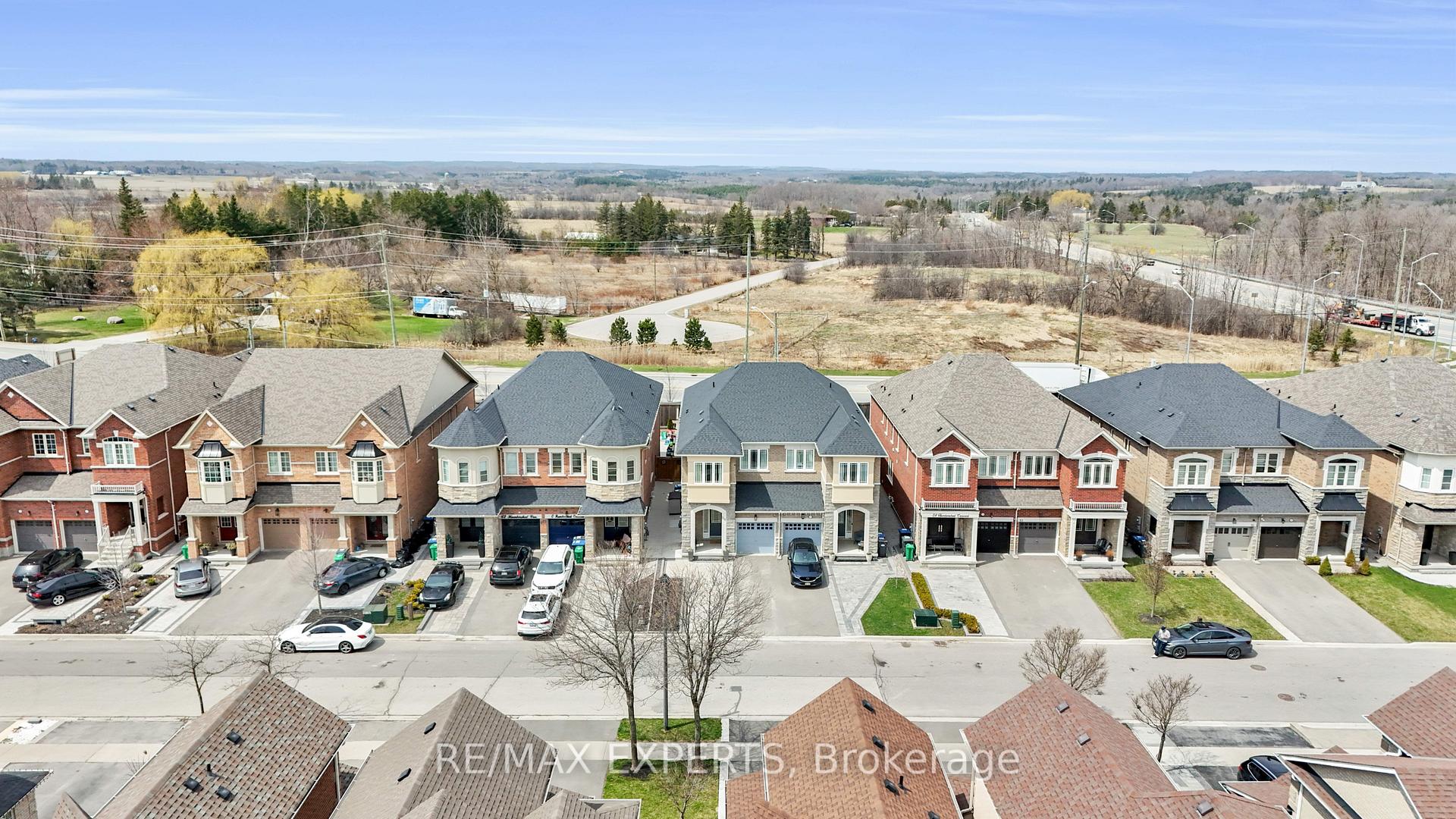 Photo 45 of 58 Humbershed Crescent, Caledon, Bolton West — HOMEH