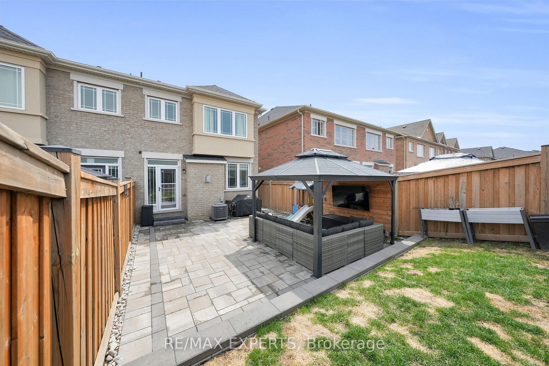 Photo 49 of 58 Humbershed Crescent, Caledon, Bolton West — HOMEH