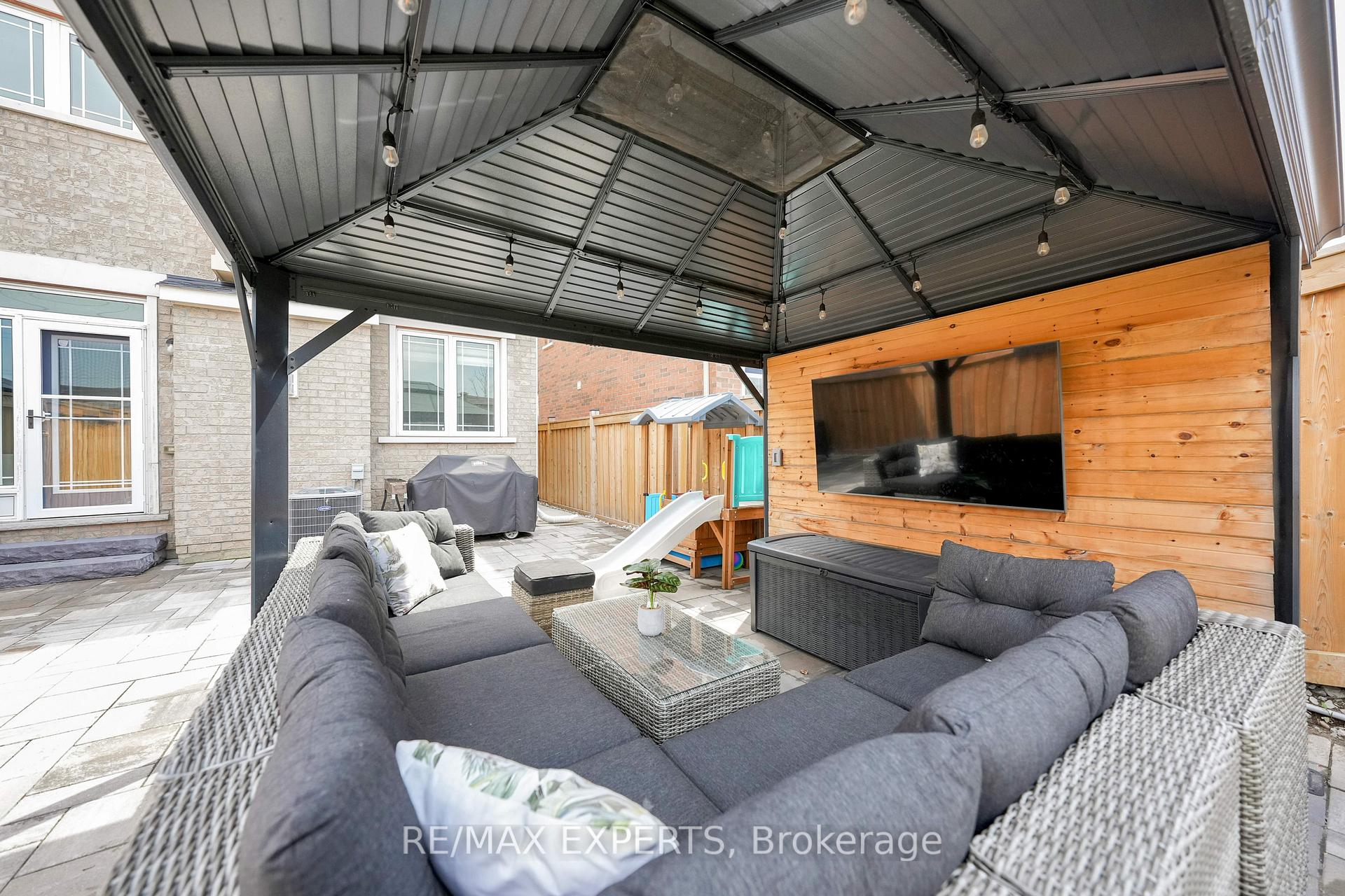 Photo 50 of 58 Humbershed Crescent, Caledon, Bolton West — HOMEH