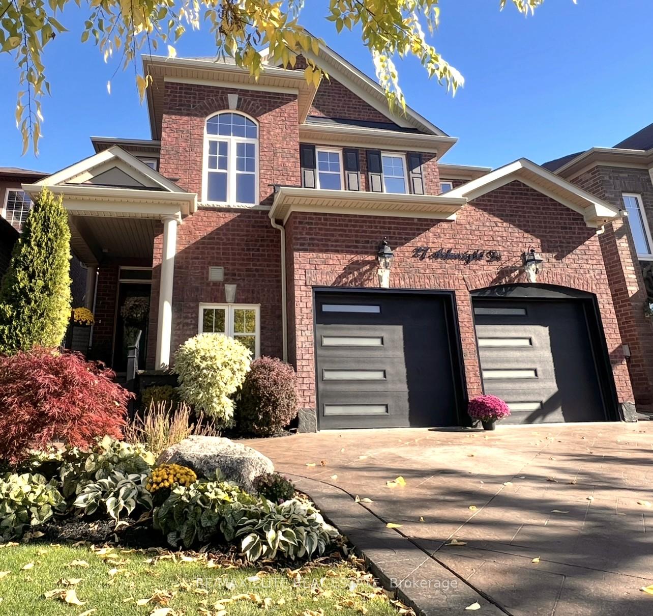 Photo 2 of 27 Arkwright Drive, Brampton, Northwest Brampton — HOMEH