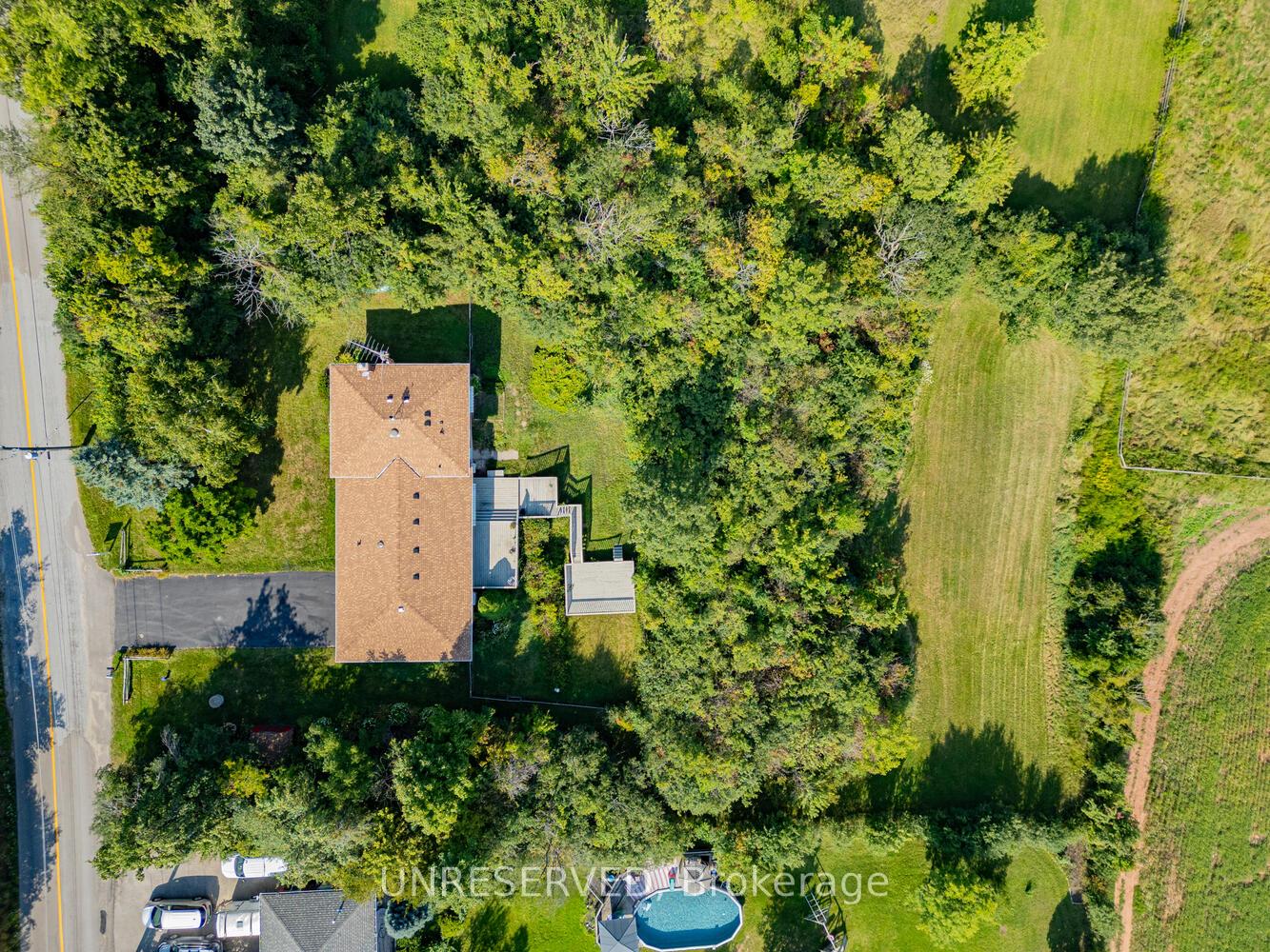 Photo 3 of 13074 Fallbrook Trail, Halton Hills, Rural Halton Hills — HOMEH