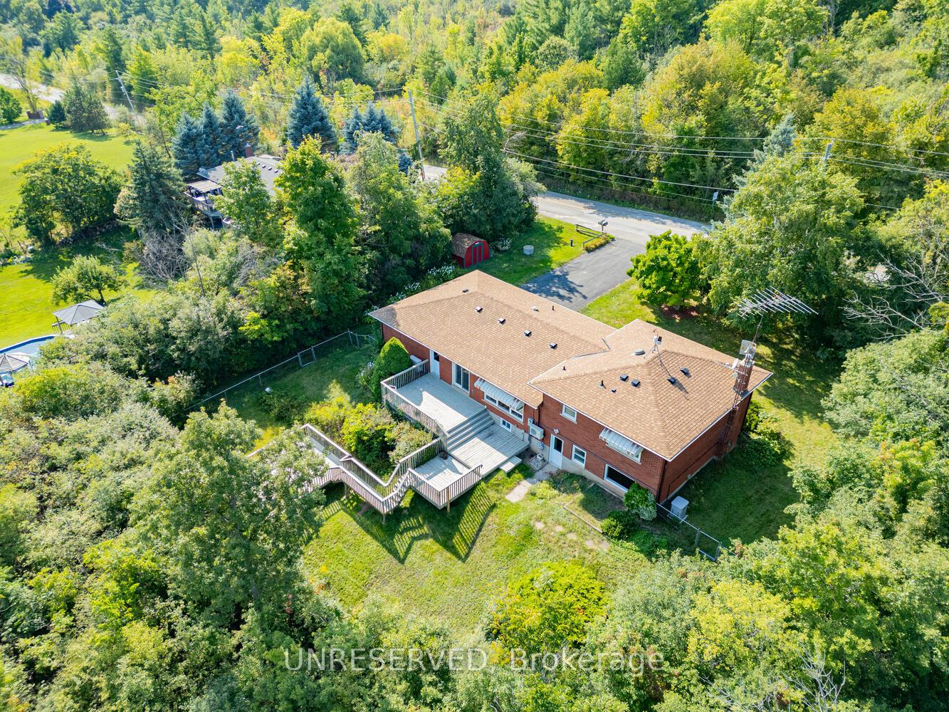 Photo 4 of 13074 Fallbrook Trail, Halton Hills, Rural Halton Hills — HOMEH