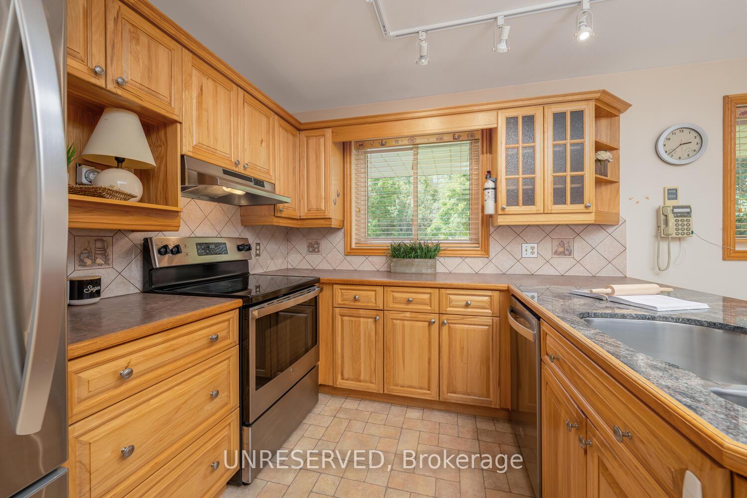 Photo 8 of 13074 Fallbrook Trail, Halton Hills, Rural Halton Hills — HOMEH