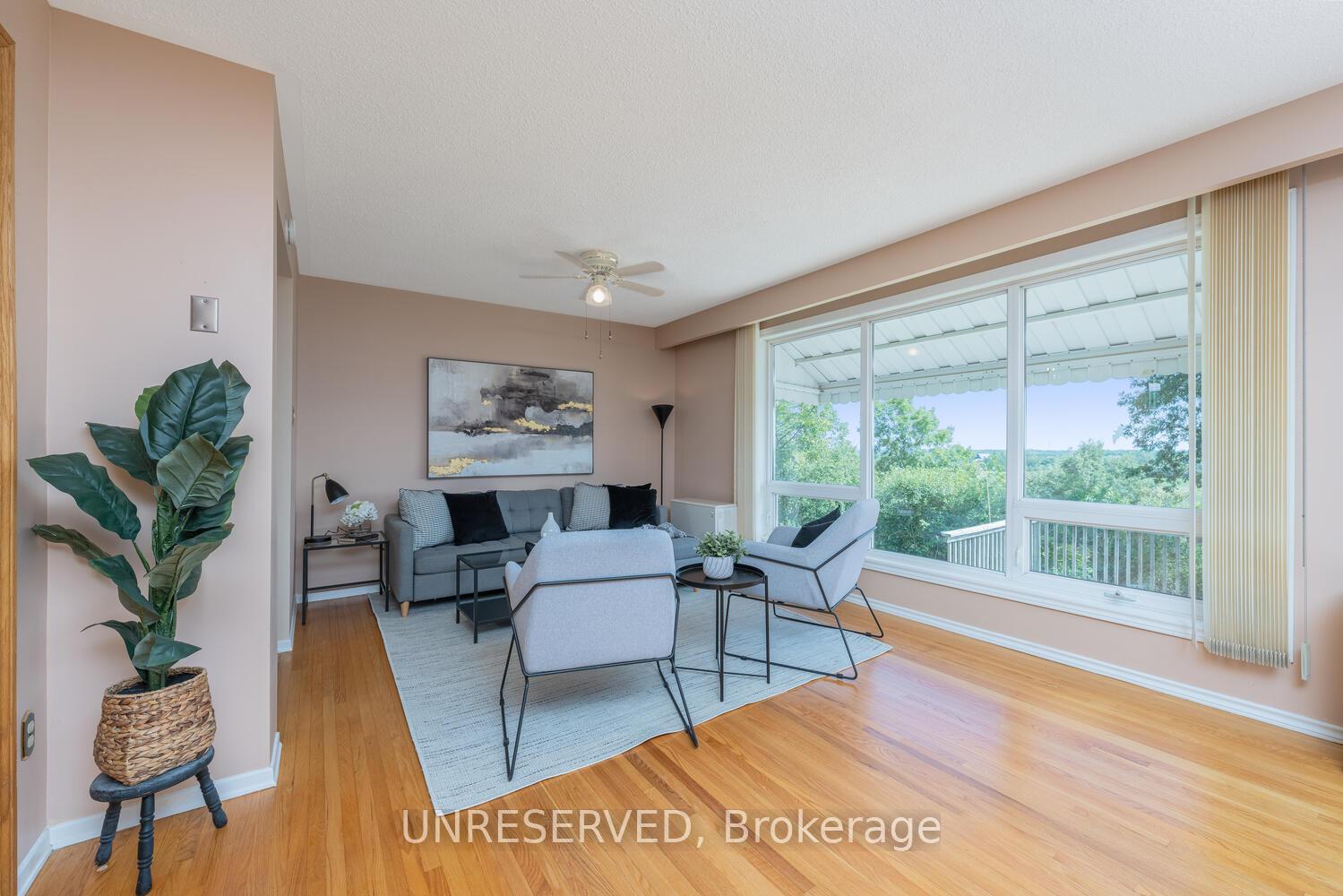 Photo 10 of 13074 Fallbrook Trail, Halton Hills, Rural Halton Hills — HOMEH
