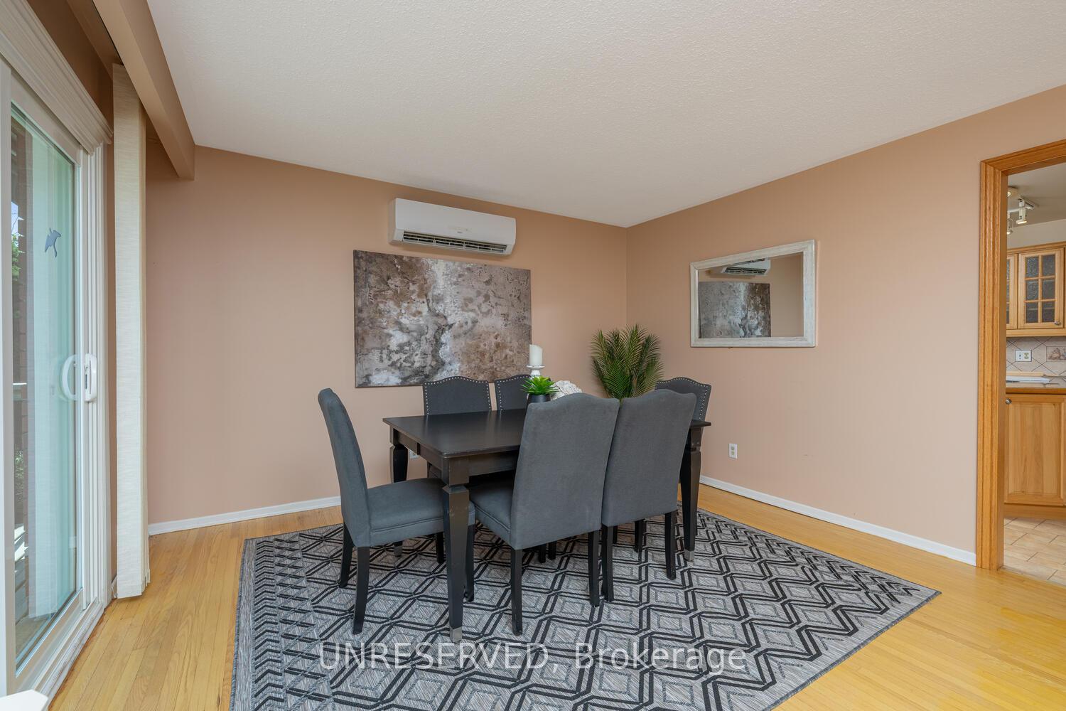 Photo 13 of 13074 Fallbrook Trail, Halton Hills, Rural Halton Hills — HOMEH