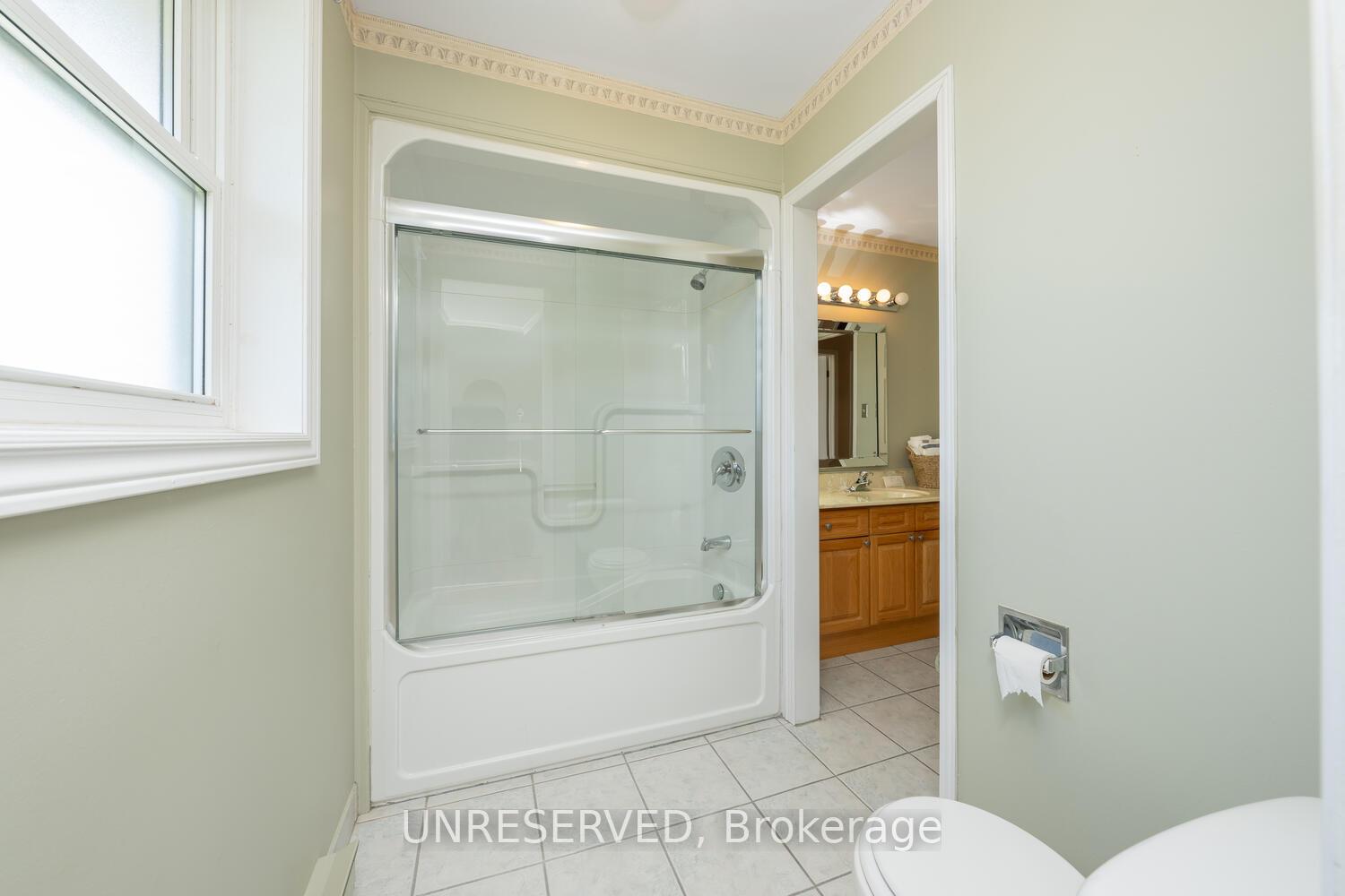 Photo 17 of 13074 Fallbrook Trail, Halton Hills, Rural Halton Hills — HOMEH