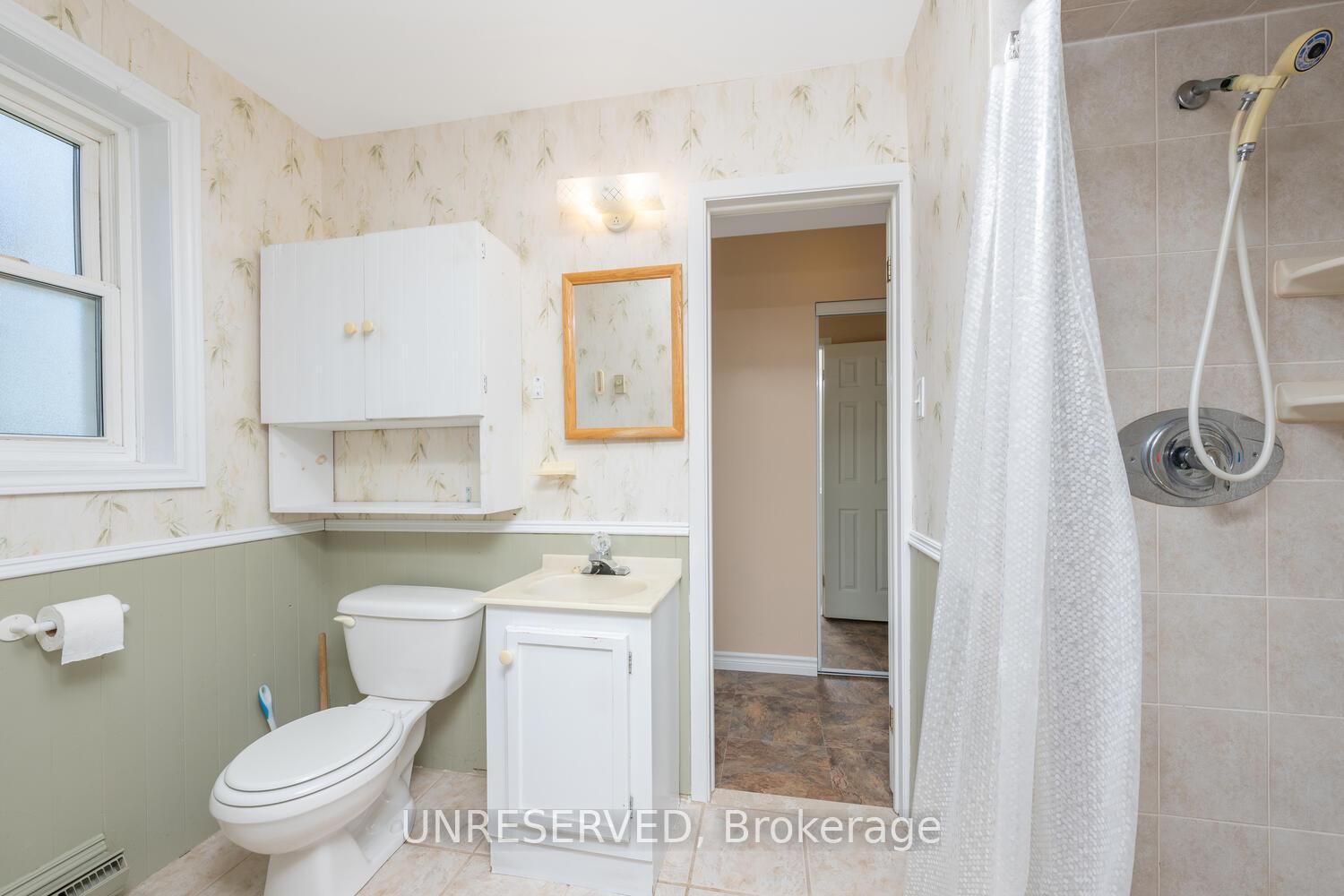 Photo 25 of 13074 Fallbrook Trail, Halton Hills, Rural Halton Hills — HOMEH