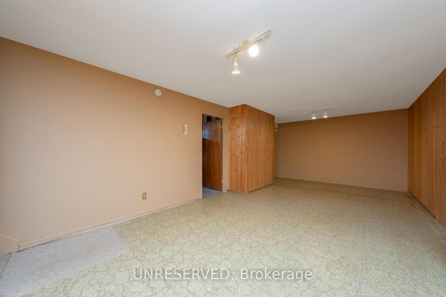 Photo 27 of 13074 Fallbrook Trail, Halton Hills, Rural Halton Hills — HOMEH