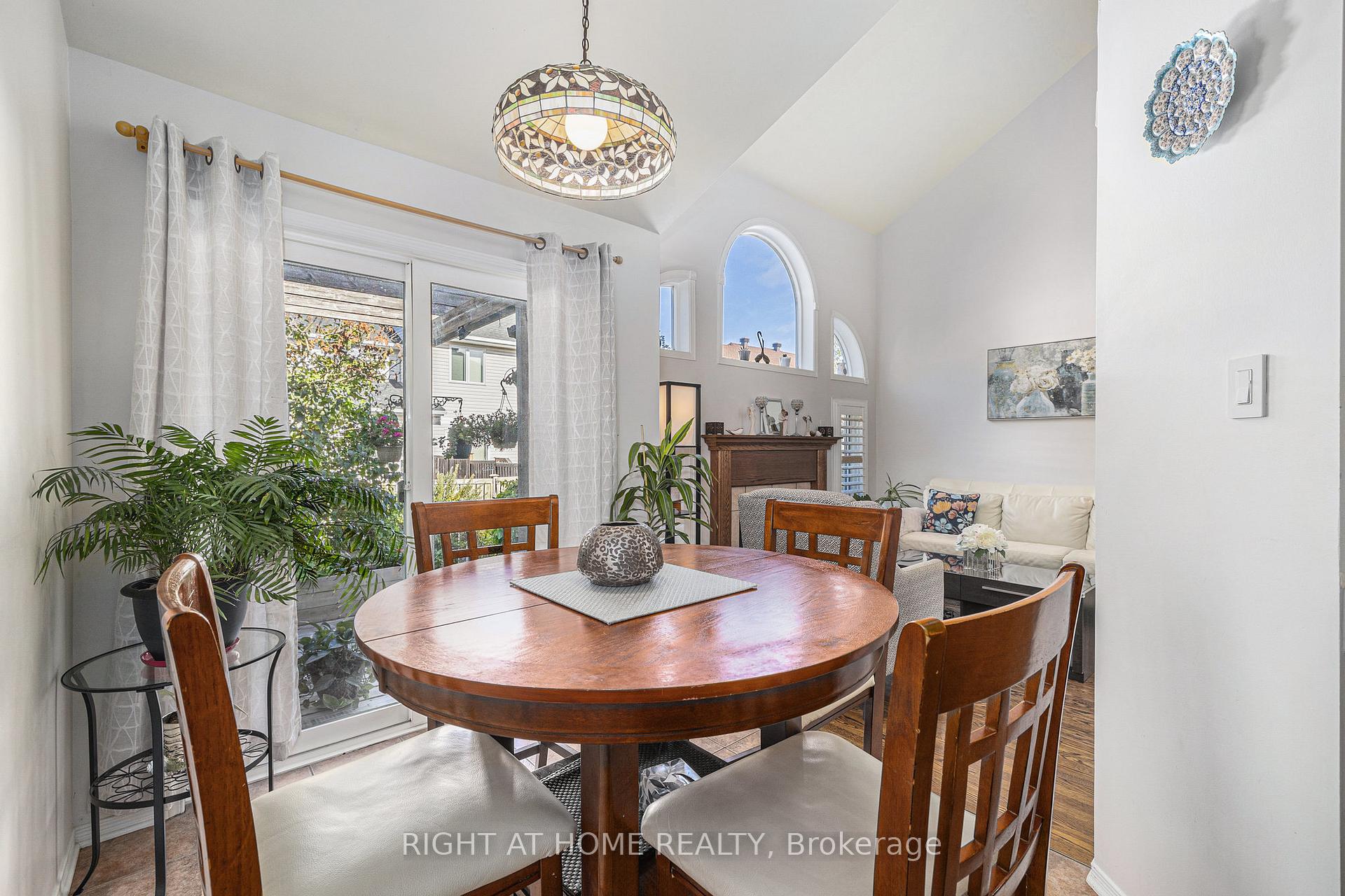 Photo 20 of 130 Scout Street, Ottawa, Central Park — HOMEH