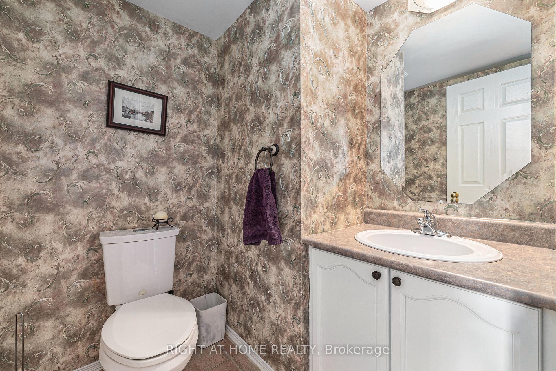 Photo 29 of 130 Scout Street, Ottawa, Central Park — HOMEH