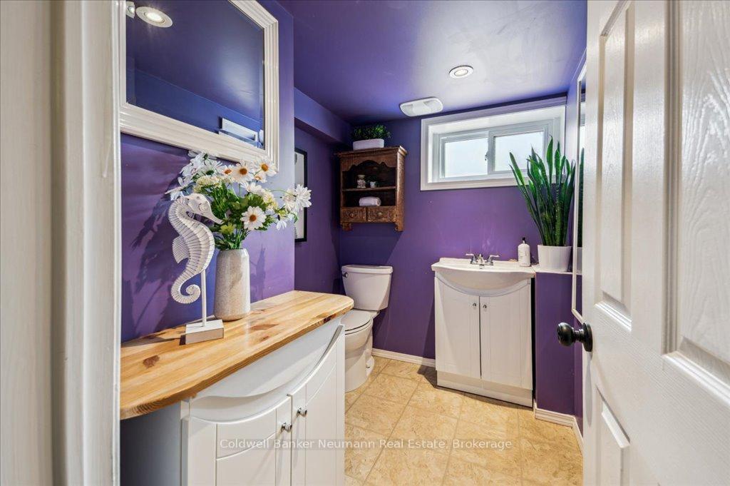 Photo 11 of 28 Stanley Street, Guelph, Exhibition Park — HOMEH