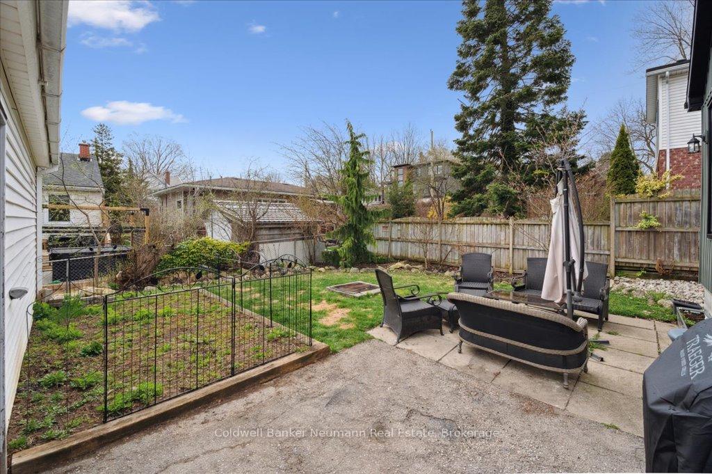 Photo 15 of 28 Stanley Street, Guelph, Exhibition Park — HOMEH