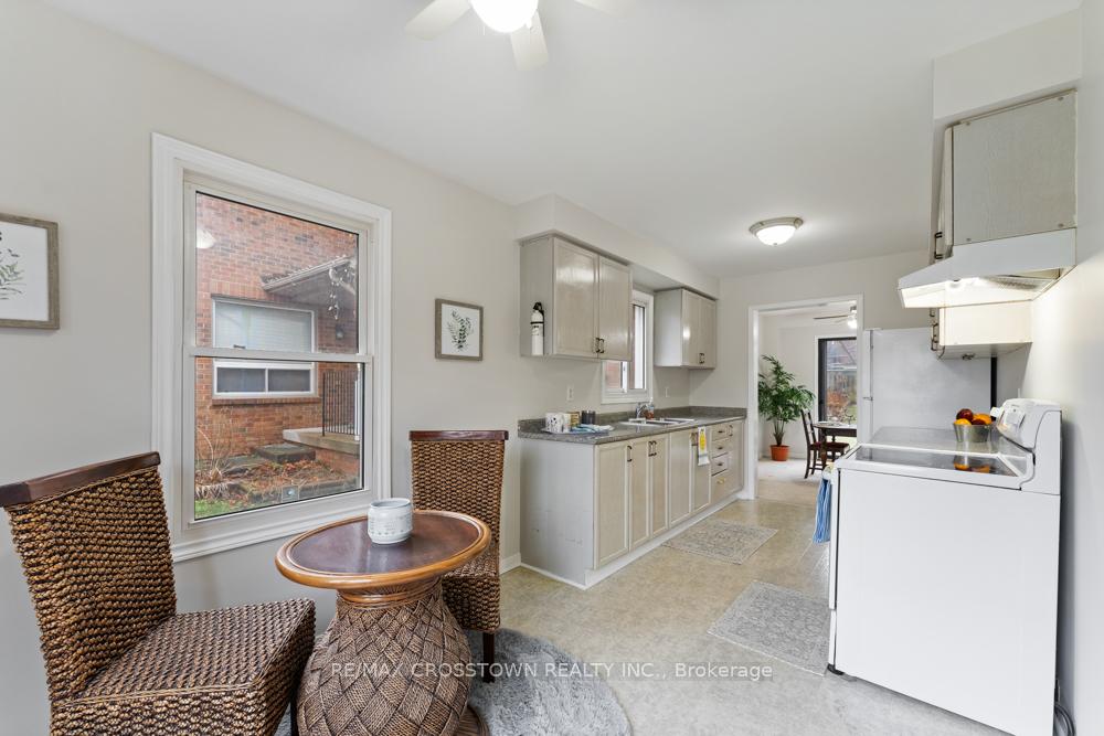 Photo 2 of 36 Sherie Drive, Georgina, Keswick North — HOMEH