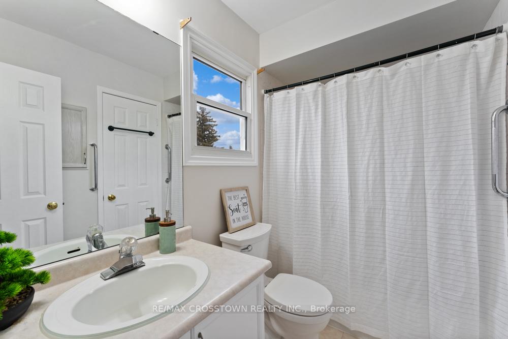Photo 13 of 36 Sherie Drive, Georgina, Keswick North — HOMEH