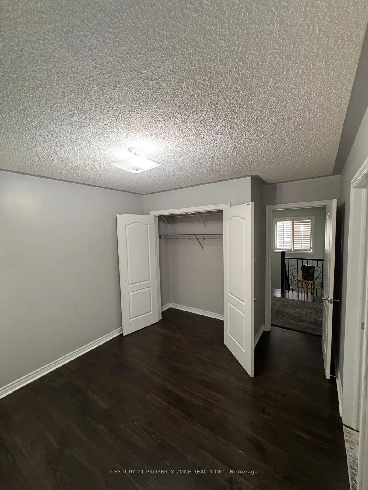 Photo 15 of Unit Master bedroom, 33 Gamson Crescent, Brampton, Sandringham-Wellington — HOMEH