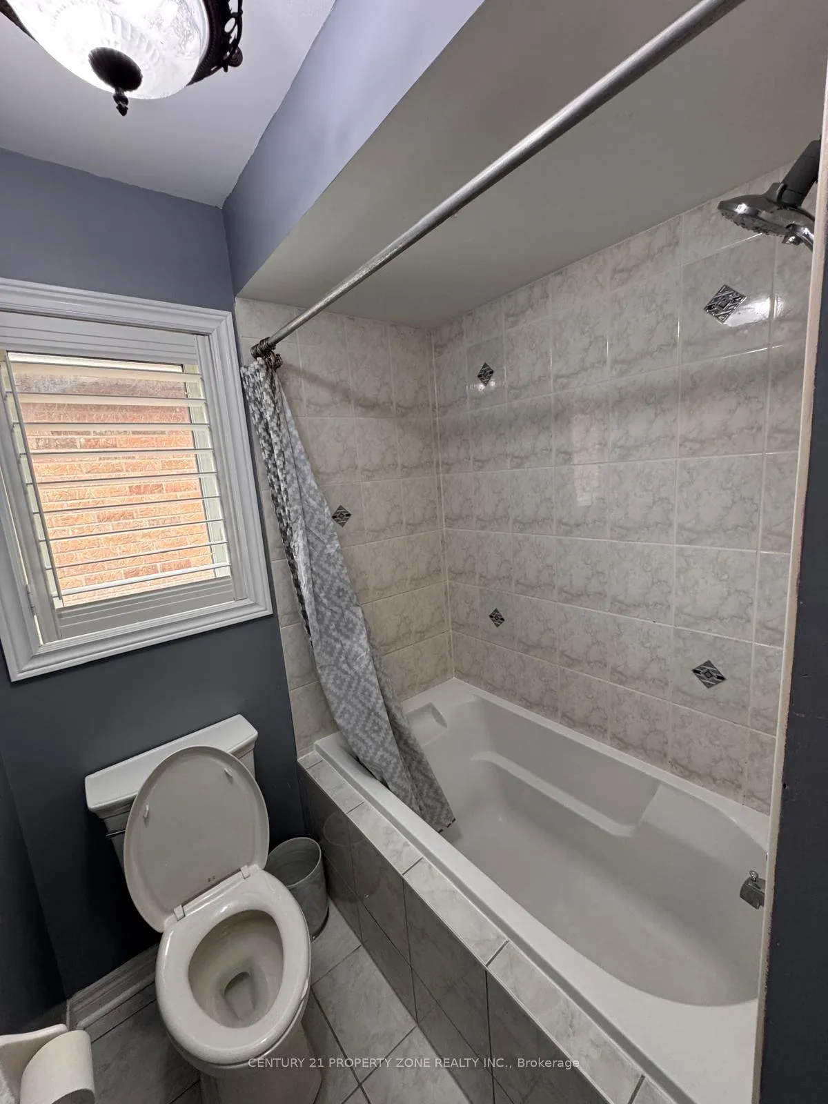 Photo 16 of Unit Master bedroom, 33 Gamson Crescent, Brampton, Sandringham-Wellington — HOMEH