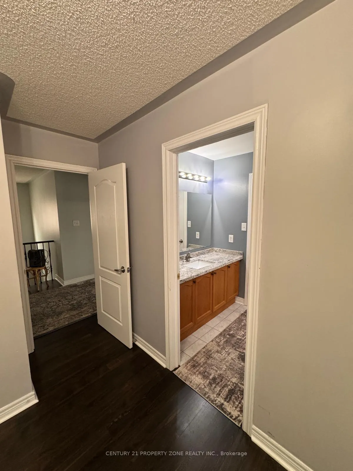 Photo 17 of Unit Master bedroom, 33 Gamson Crescent, Brampton, Sandringham-Wellington — HOMEH