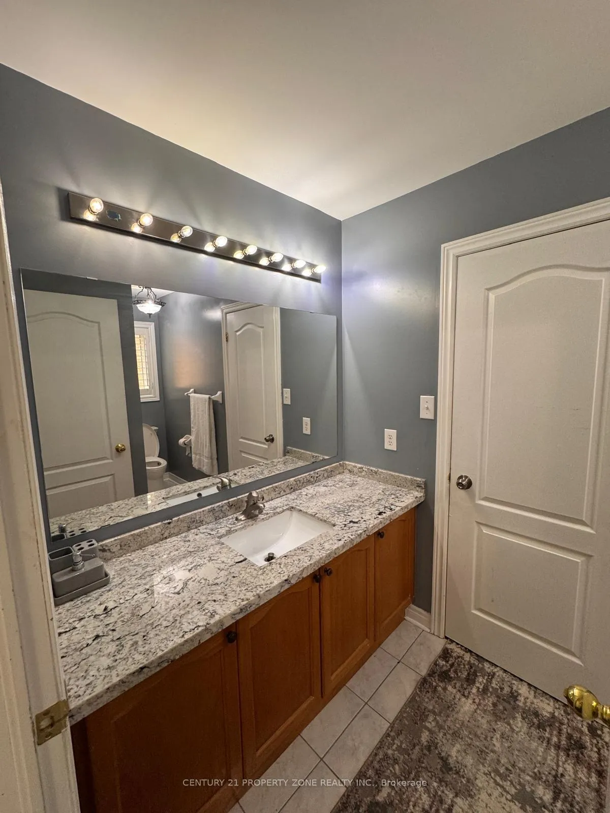 Photo 18 of Unit Master bedroom, 33 Gamson Crescent, Brampton, Sandringham-Wellington — HOMEH