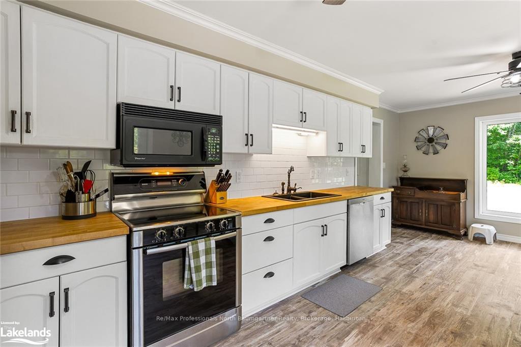 Photo 12 of 1035 Pebble Brook Lane, Algonquin Highlands, Stanhope — HOMEH