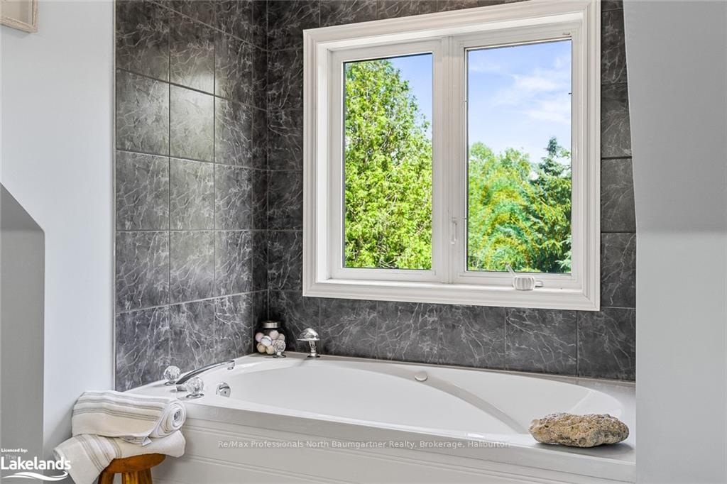 Photo 24 of 1035 Pebble Brook Lane, Algonquin Highlands, Stanhope — HOMEH
